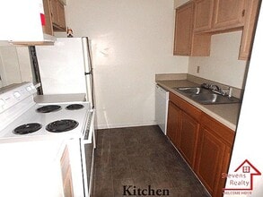 430 Oriole Dr in McMinnville, TN - Building Photo - Building Photo