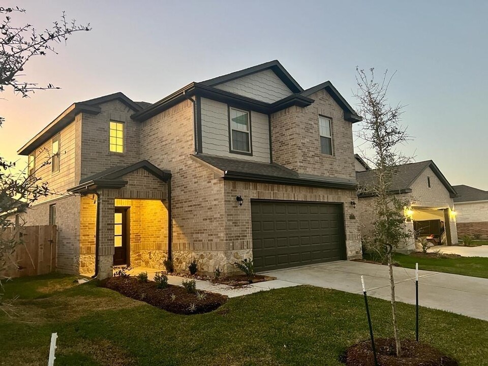 5727 Tabula Rasa Dr in Katy, TX - Building Photo