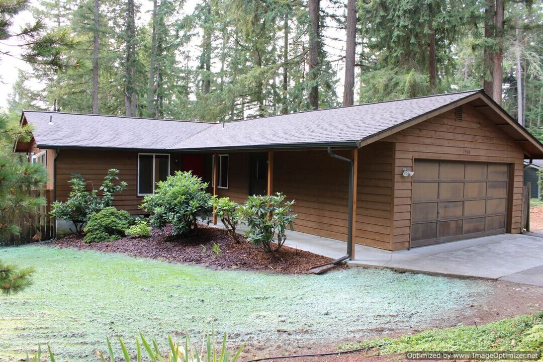 7410 29th St NW in Gig Harbor, WA - Building Photo