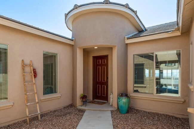 1720 Mount Hood Trl NW in Albuquerque, NM - Building Photo - Building Photo