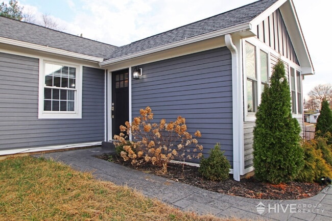 3205 Oak Ridge Rd in Mount Crawford, VA - Building Photo - Building Photo