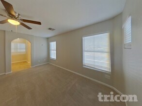 4598 Hearts Desire Ave in Las Vegas, NV - Building Photo - Building Photo