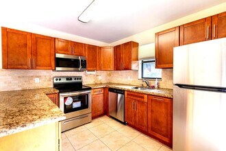 7595 Courtyard Run W in Boca Raton, FL - Building Photo - Building Photo