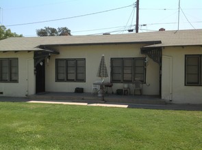 422 W Race Ave in Visalia, CA - Building Photo - Building Photo