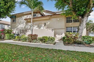 6671 Via Regina in Boca Raton, FL - Building Photo