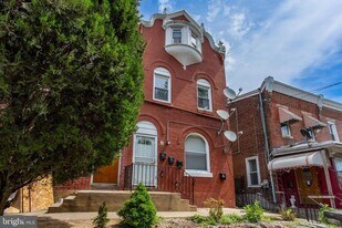 1633 Wakeling St in Philadelphia, PA - Building Photo