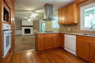 2852 Talisman Ct NE in Atlanta, GA - Foto de edificio - Building Photo