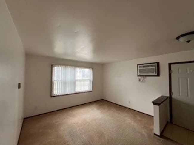 2320-2322 Holiday Dr in Janesville, WI - Building Photo - Building Photo