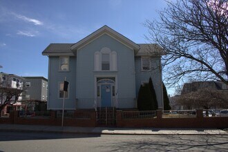 108 Cross St, Unit 1FRT in Somerville, MA - Building Photo - Building Photo