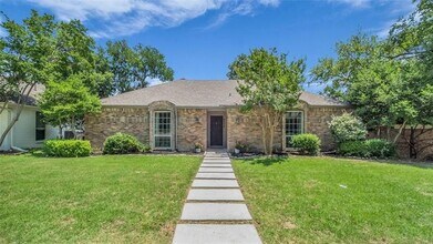 8534 Vista View Dr in Dallas, TX - Building Photo - Building Photo