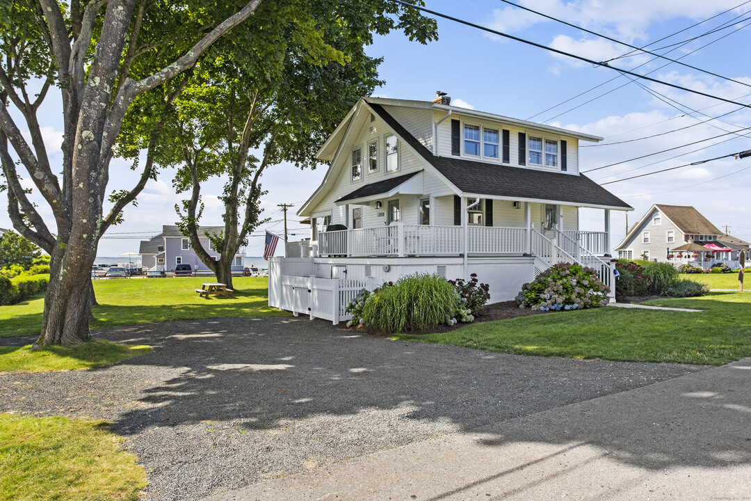 15 Cottage Rd in Old Lyme, CT - Building Photo