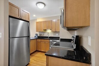 48 Coffey St in Boston, MA - Building Photo - Building Photo