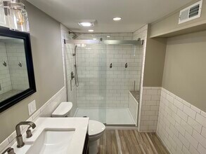 52 S Border Rd, Unit A in Medford, MA - Foto de edificio - Building Photo