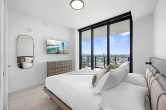 7144 Byron Ave in Miami Beach, FL - Foto de edificio - Building Photo