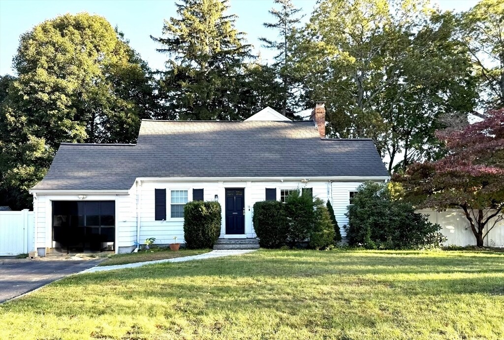 58 Hartford St in Natick, MA - Building Photo