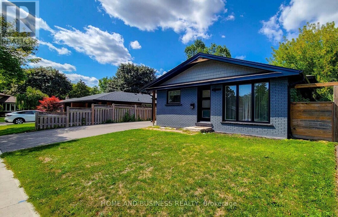 622 Braemore Rd in Burlington, ON - Building Photo