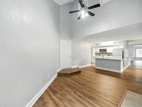 2312 Balsam Dr in Arlington, TX - Foto de edificio - Building Photo