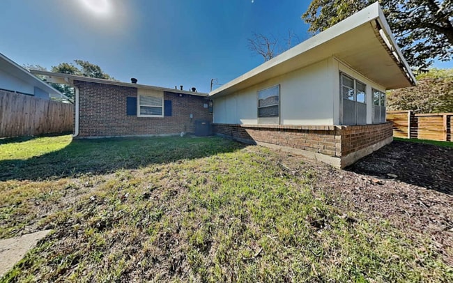 920 S Waterview Dr in Richardson, TX - Building Photo - Building Photo