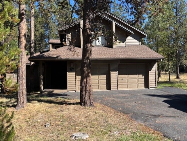 property at 27 Gannet Ln