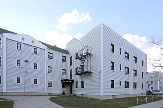 153-04 75th Ave in Flushing, NY - Foto de edificio - Building Photo