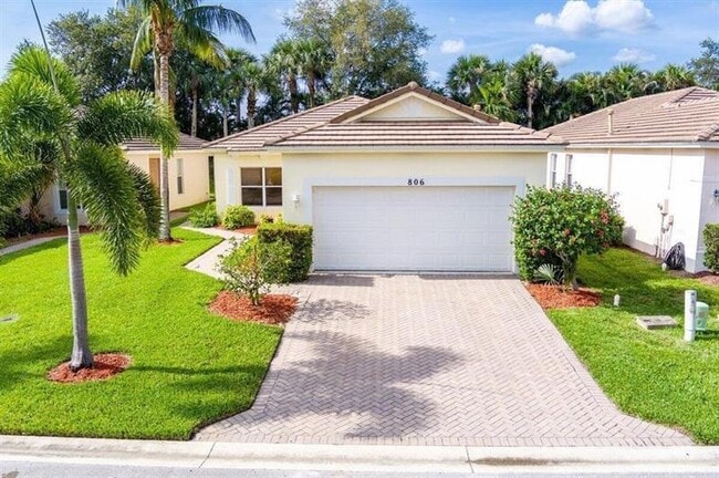 806 SW Rocky Bayou Terrace in Port St. Lucie, FL - Building Photo - Building Photo