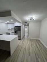 2665 Middle River Dr, Unit 4 in Fort Lauderdale, FL - Foto de edificio - Building Photo