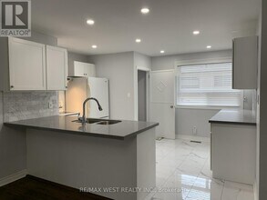 241 Ashlar Rd in Richmond Hill, ON - Building Photo - Building Photo