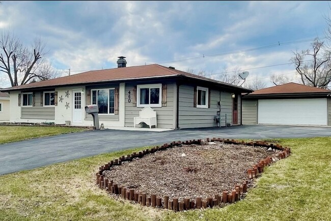 property at 460 Flagstaff Ln
