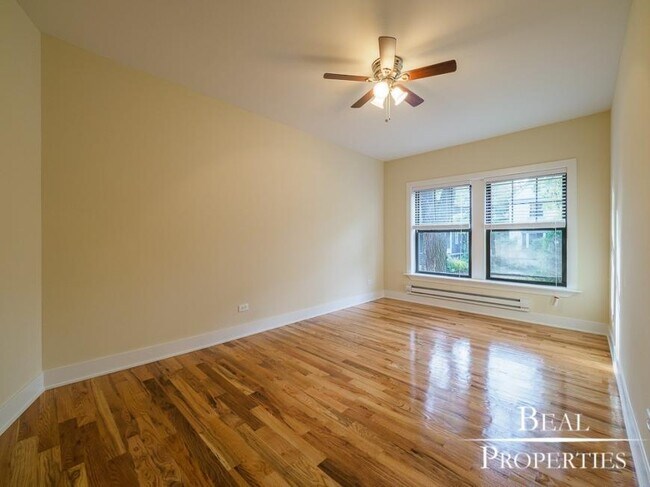 1305 Oak Ave in Evanston, IL - Building Photo - Building Photo