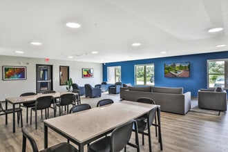 Edge Apartments in Kasson, MN - Foto de edificio - Building Photo