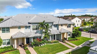 5040 Eucalyptus Dr in Hollywood, FL - Building Photo