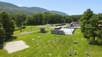 Mountainview Garden Apartments in Fishkill, NY - Building Photo - Building Photo