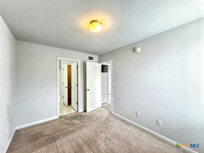 340 Perry St in San Marcos, TX - Building Photo - Building Photo
