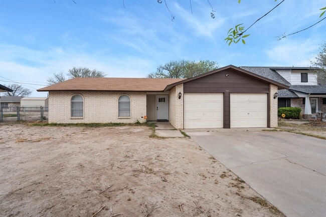108 Jaimie Way in Del Rio, TX - Building Photo - Building Photo