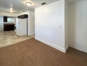 699 NE 86th St in Miami, FL - Building Photo - Building Photo