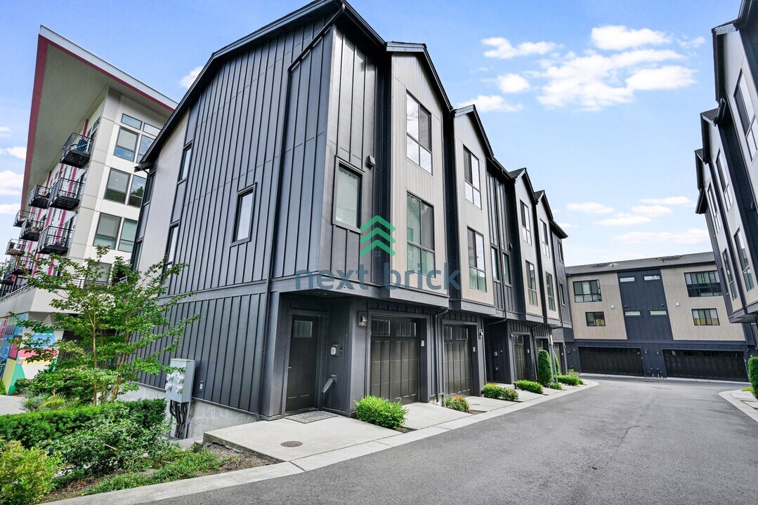 18518 96th Dr NE in Bothell, WA - Building Photo