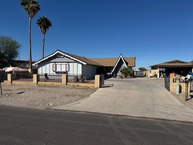 1699 Rio Vista Dr in Bullhead City, AZ - Building Photo - Building Photo