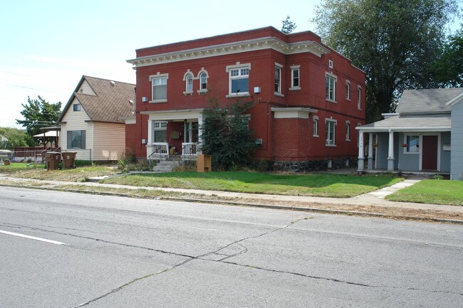 1726 E 3rd Ave in Spokane, WA - Building Photo - Building Photo