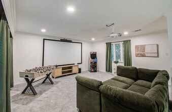 5135 Westerham Pl in Houston, TX - Building Photo - Building Photo