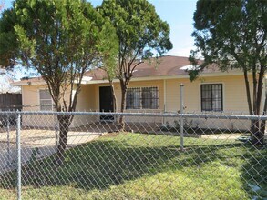 11216 Rusty St in Houston, TX - Foto de edificio - Building Photo