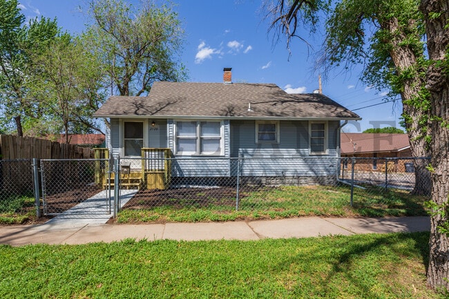 property at 2720 W University St