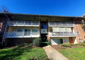 5604 Crenshaw Rd, Unit 1531 in Richmond, VA - Building Photo