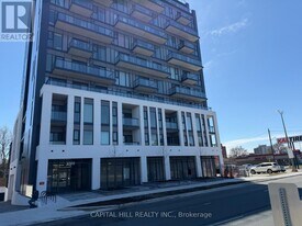 4569 Kingston Rd in Toronto, ON - Building Photo