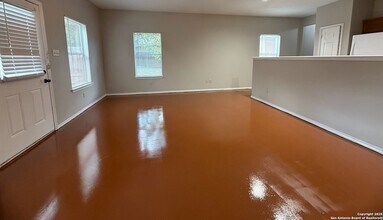 5602 Golf Mist, Unit N4 in San Antonio, TX - Foto de edificio - Building Photo