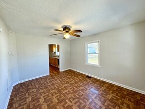 107 Montgomery St in La Crosse, VA - Building Photo - Building Photo