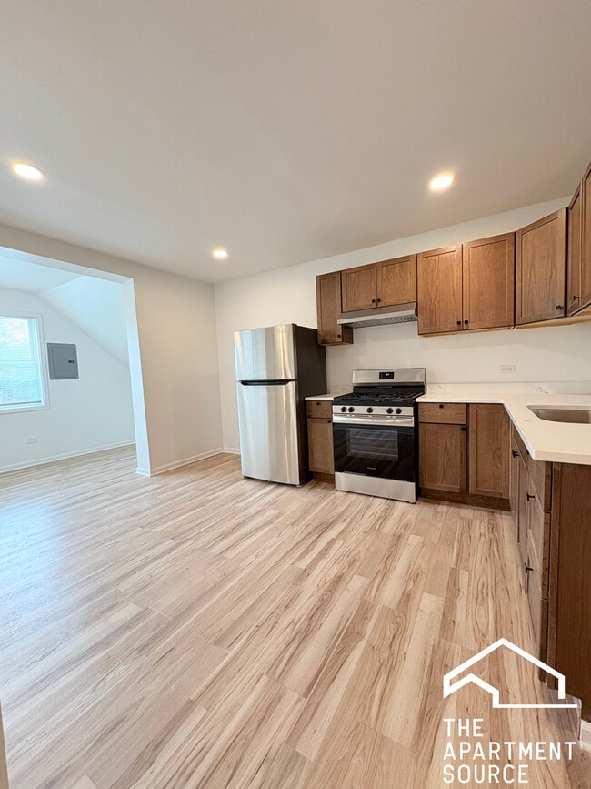 3140 N Kimball Ave, Unit 2