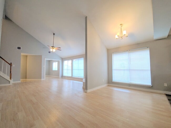 15215 Peachmeadow Ln in Channelview, TX - Building Photo - Building Photo