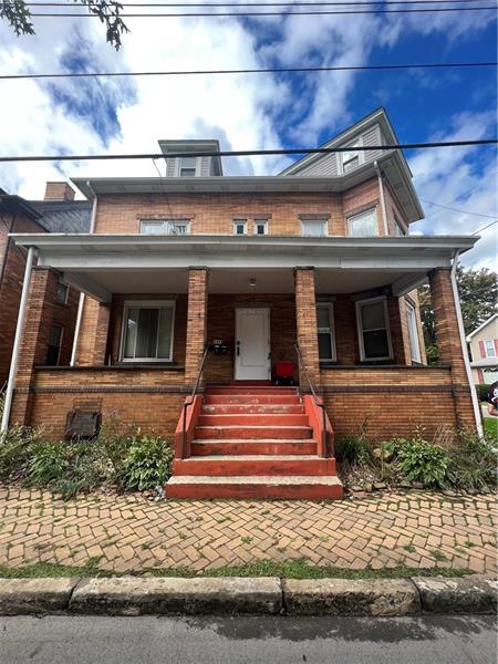 423 Sharon Rd in Beaver, PA - Building Photo