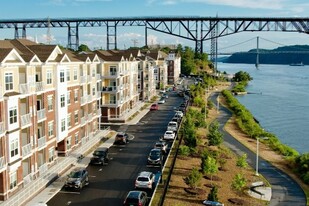 One Dutchess Luxury Waterfront 1, 2, & 3 B... Apartments