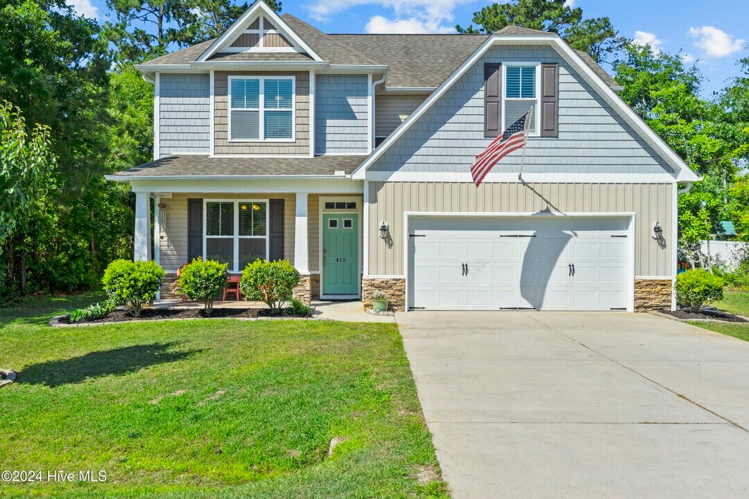 415 Mae Dr in Hampstead, NC - Foto de edificio